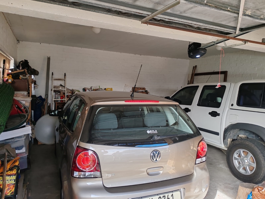 3 Bedroom Property for Sale in Perlemoenbaai Western Cape